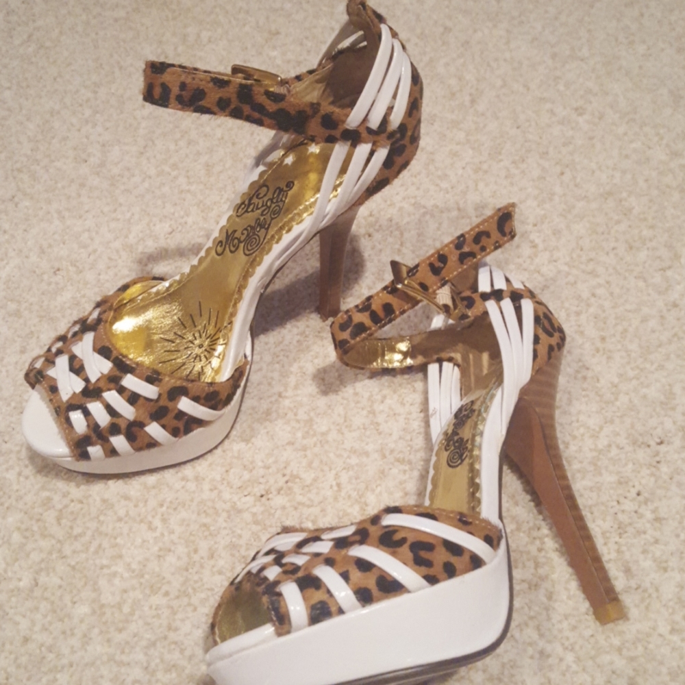 NWOT ankle strap peeps